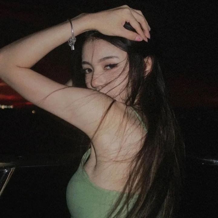 千万别睁眼 海报